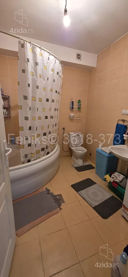 Sedmosoban stan | 4zida