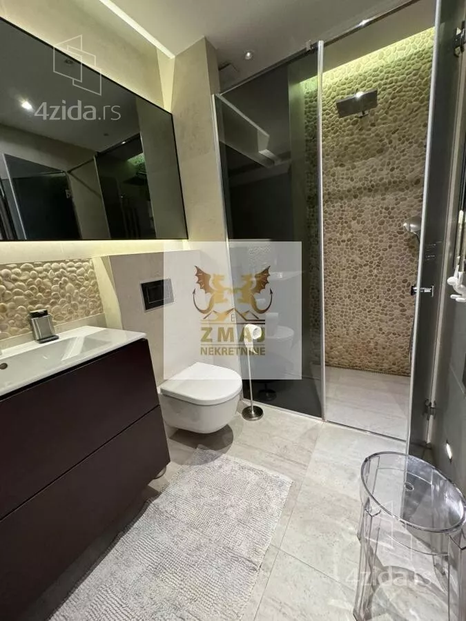 Sedmosoban stan | 4zida