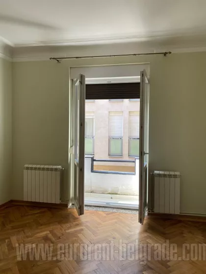 LIPOV LAD | 4zida.rs