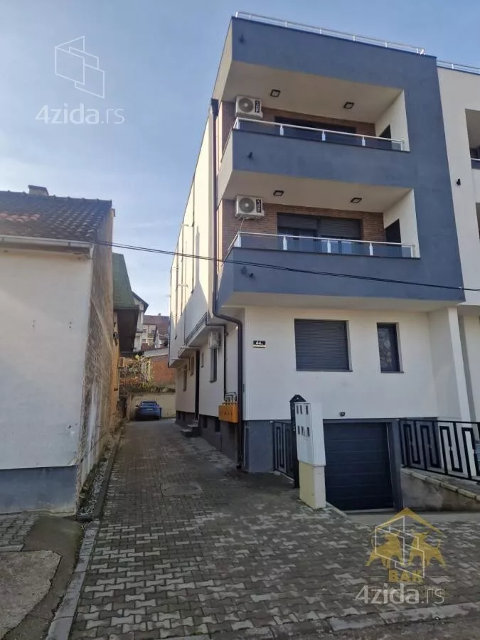 Četvorosoban stan | 4zida