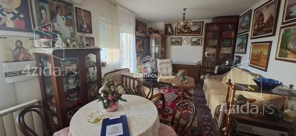 Jednoiposoban stan | 4zida