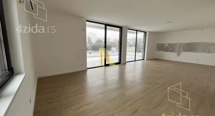 Petosoban stan | 4zida