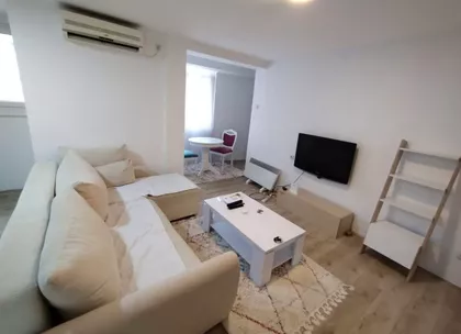 Učitelj Tasina | 4zida.rs