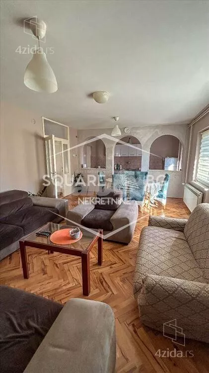 Petosoban stan | 4zida