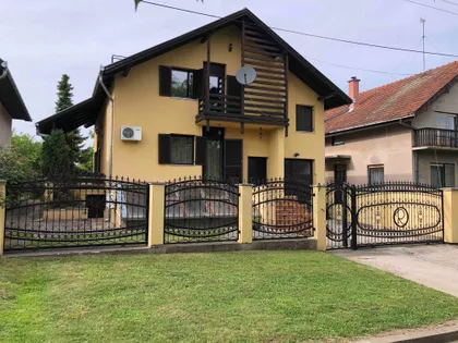 Bosanska 12 | 4zida.rs