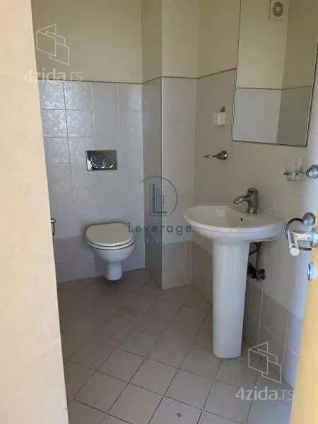 Šestosoban stan | 4zida