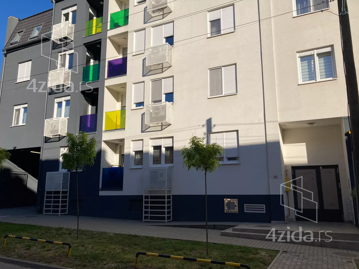 Jednoiposoban stan | 4zida