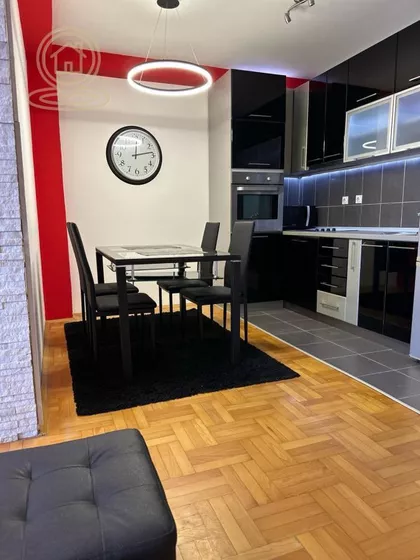 Ekonomski/Pravni Fakultet | 4zida.rs