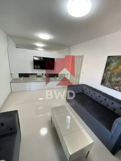 Trg Kosturnica | 4zida.rs