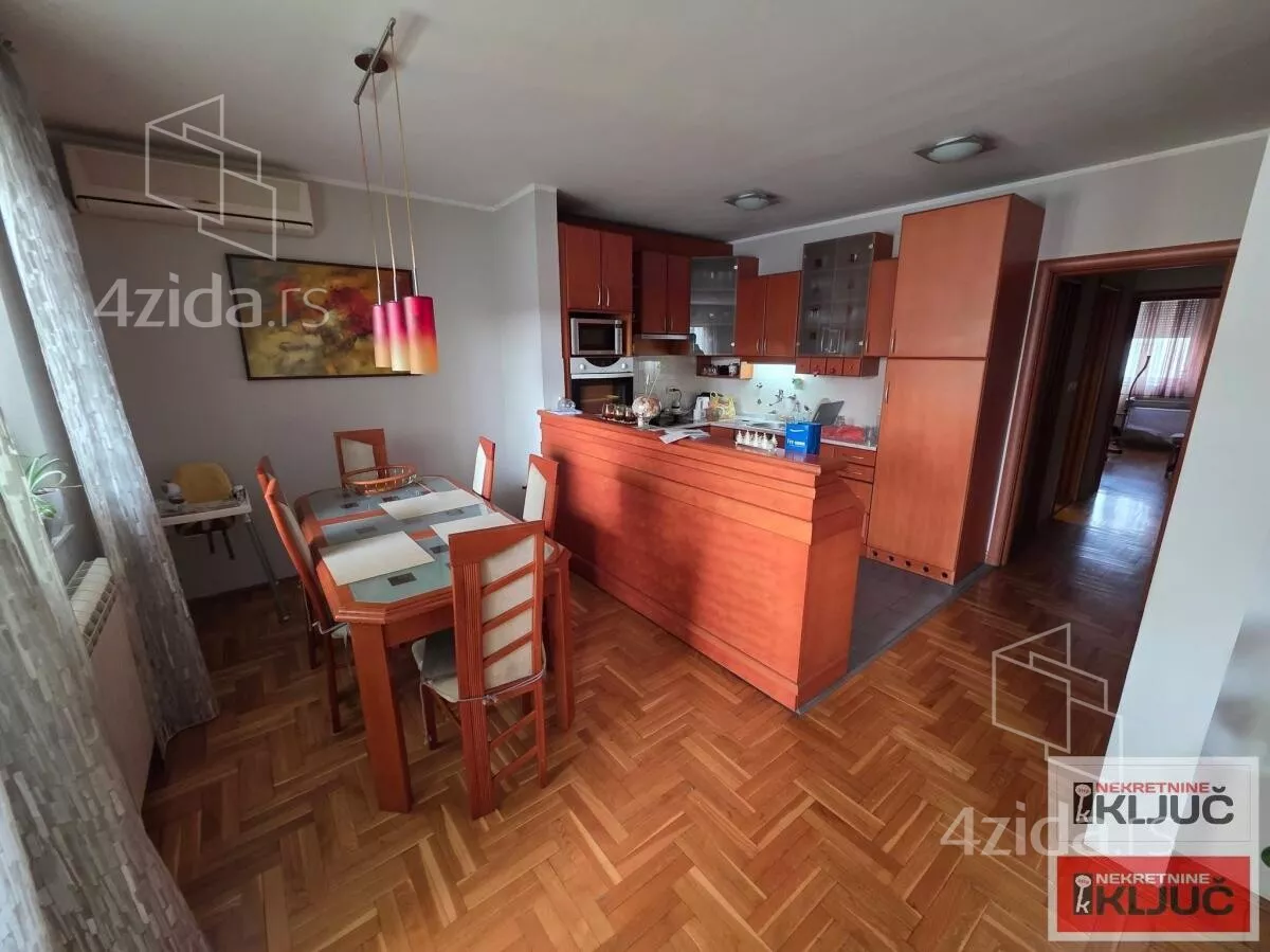 Četvorosoban stan | 4zida