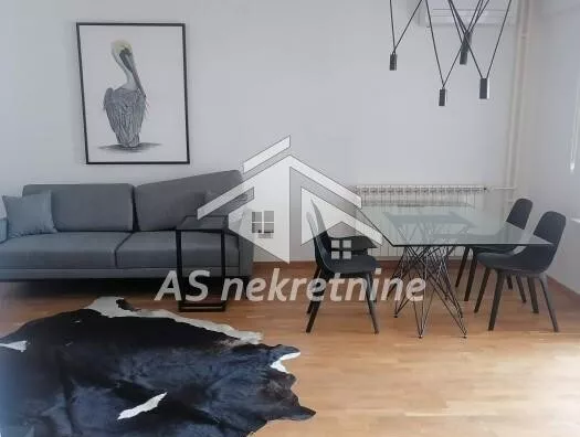 Četvoroiposoban stan | 4zida