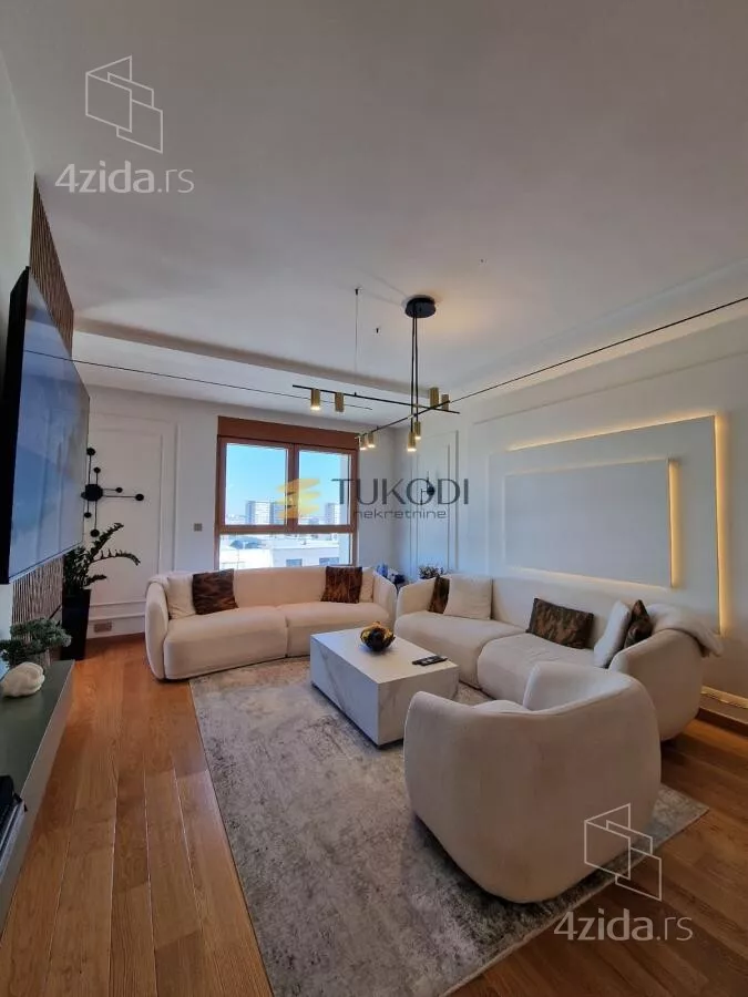 Petosoban stan | 4zida