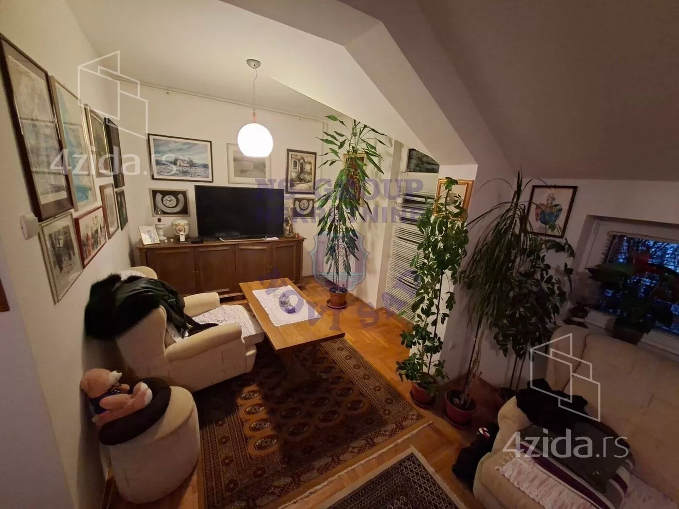 Troiposoban stan | 4zida