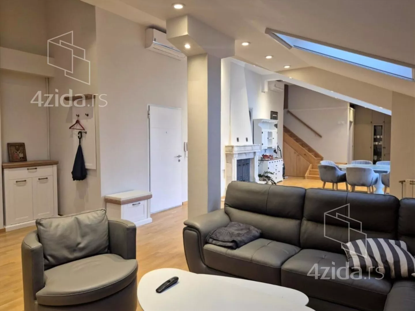 Četvoroiposoban stan | 4zida