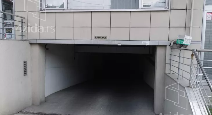 Parking | 4zida