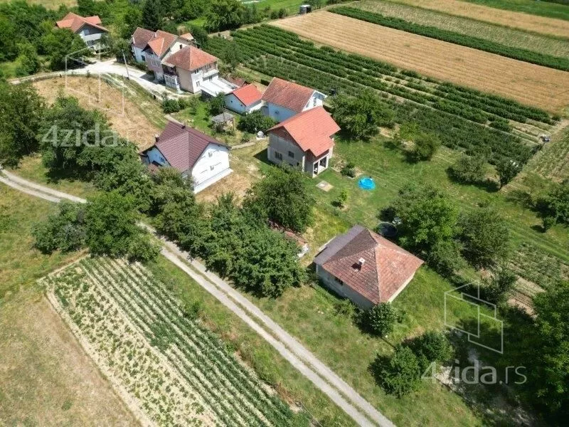 Plac | 4zida