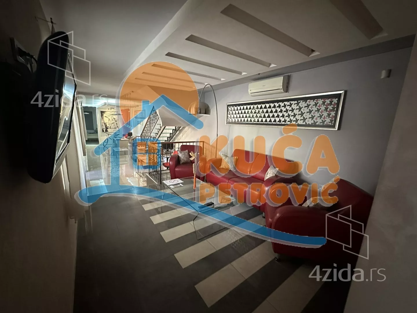 Lokal | 4zida