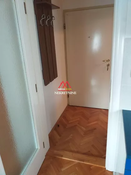 Petra Drapšina | 4zida.rs