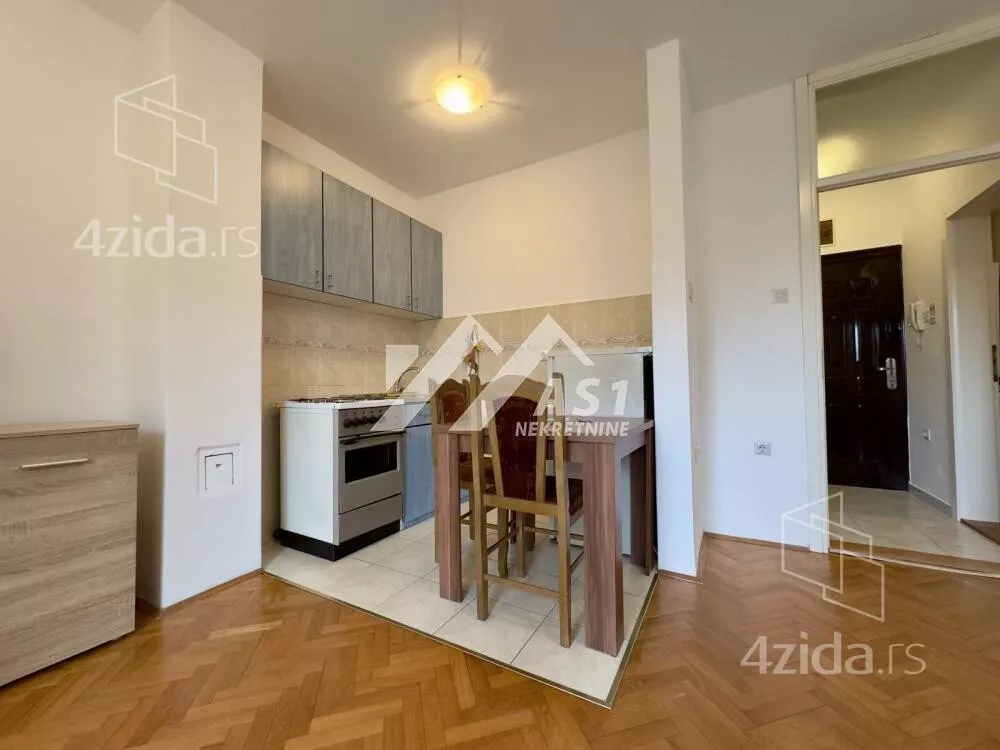 Garsonjera | 4zida