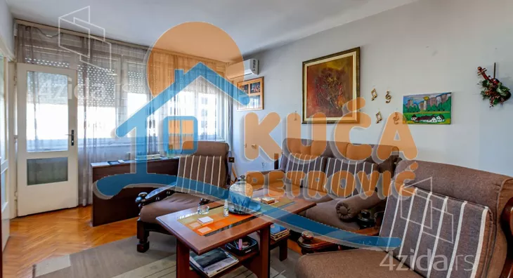 Troiposoban stan | 4zida