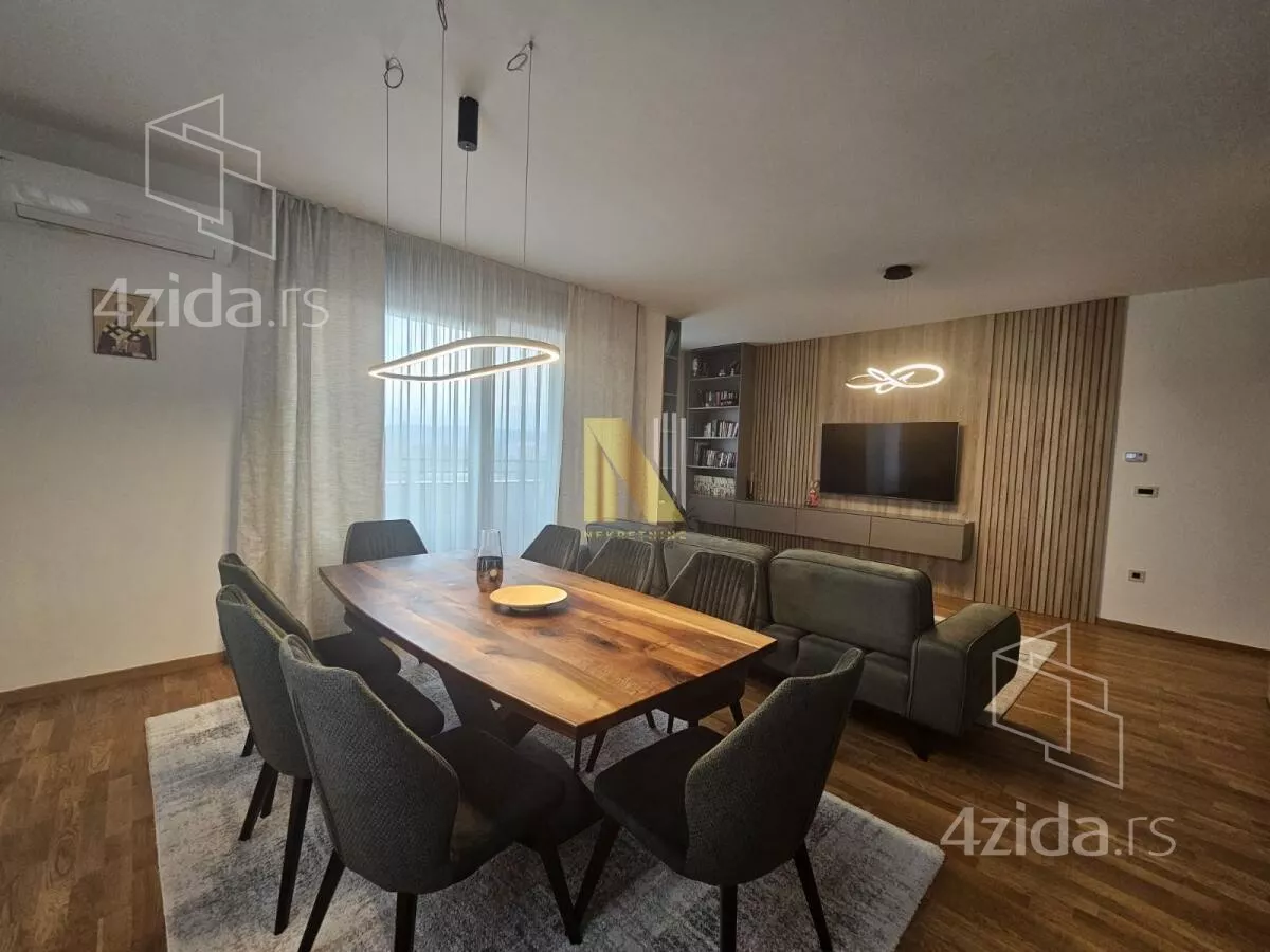 Četvoroiposoban stan | 4zida