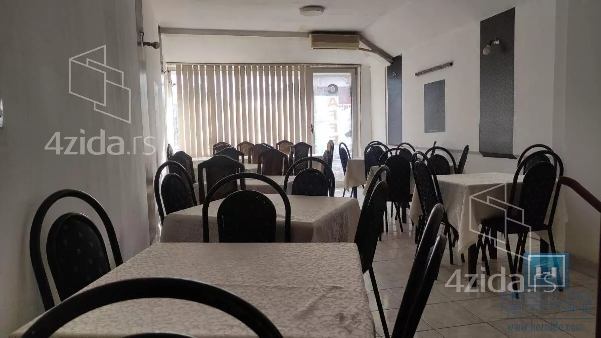 Poslovna zgrada | 4zida