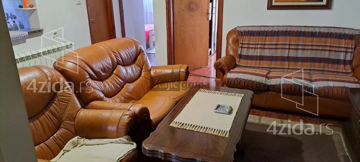 Petosoban stan | 4zida