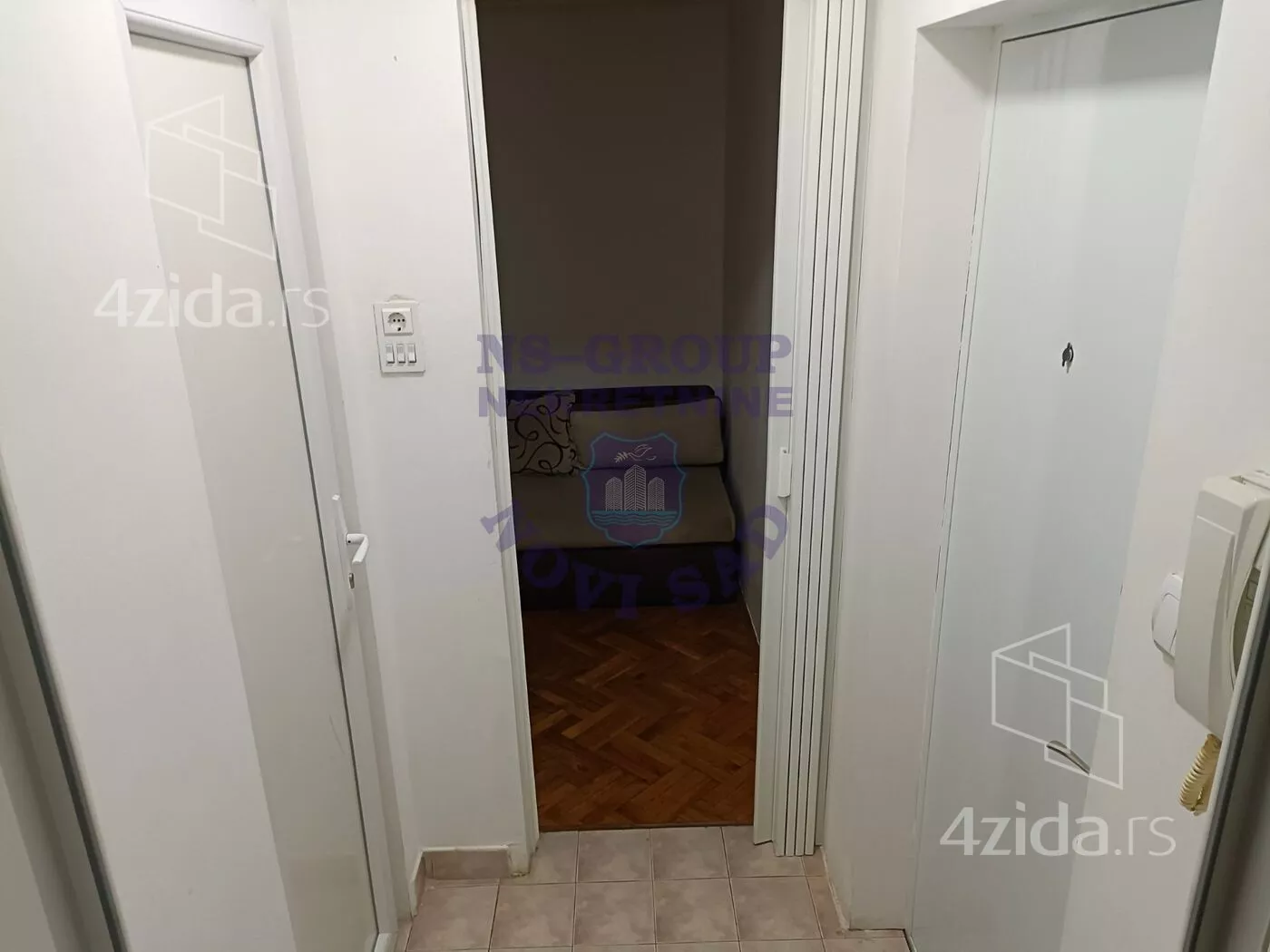 Jednoiposoban stan | 4zida