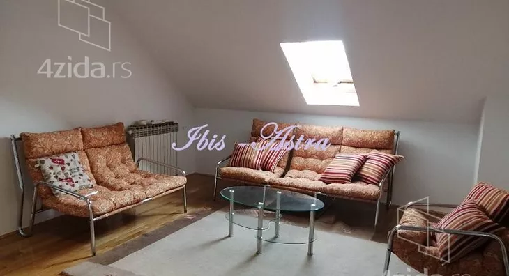 Četvoroiposoban stan | 4zida