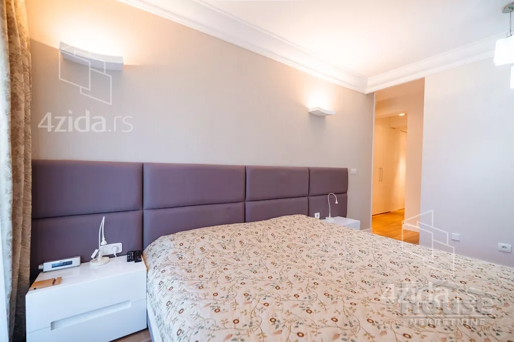 Šestosoban stan | 4zida