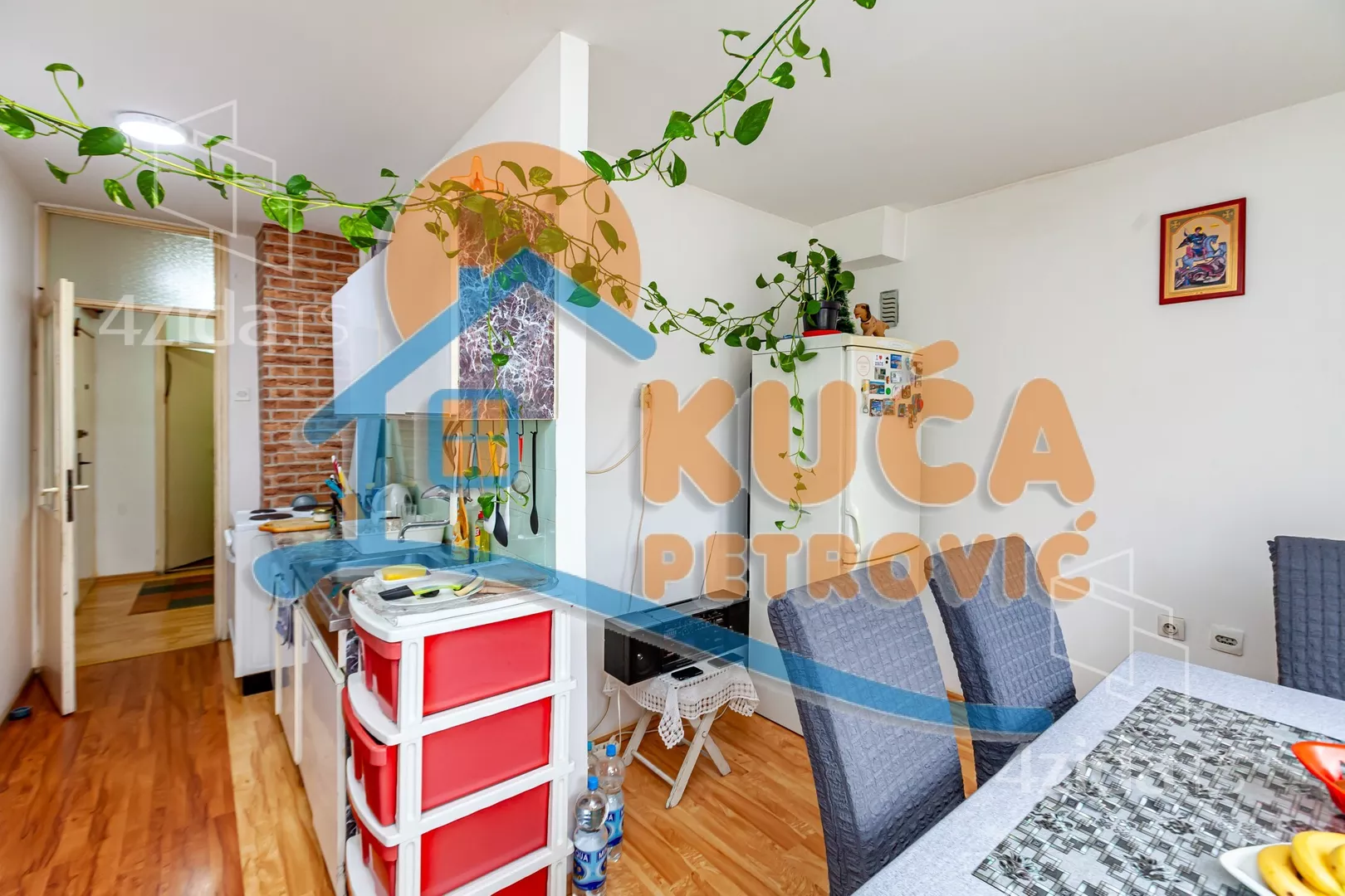 Troiposoban stan | 4zida