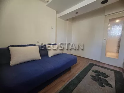 Kolumbova | 4zida.rs