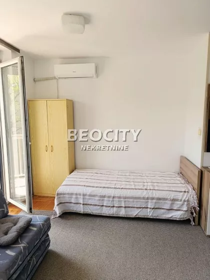 Lasla Gala | 4zida.rs