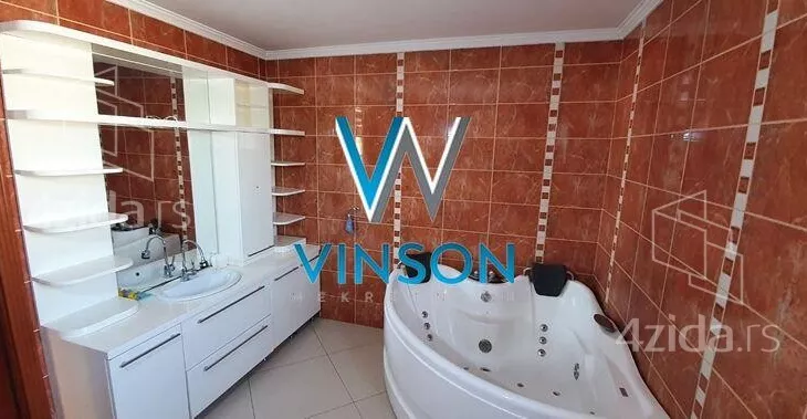 Četvoroiposoban stan | 4zida