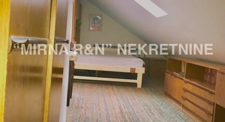 Četvoroiposoban stan | 4zida