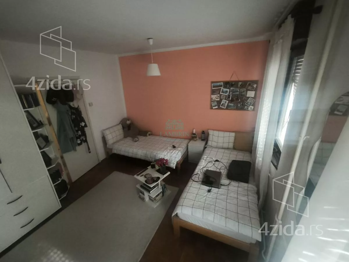 Troiposoban stan | 4zida