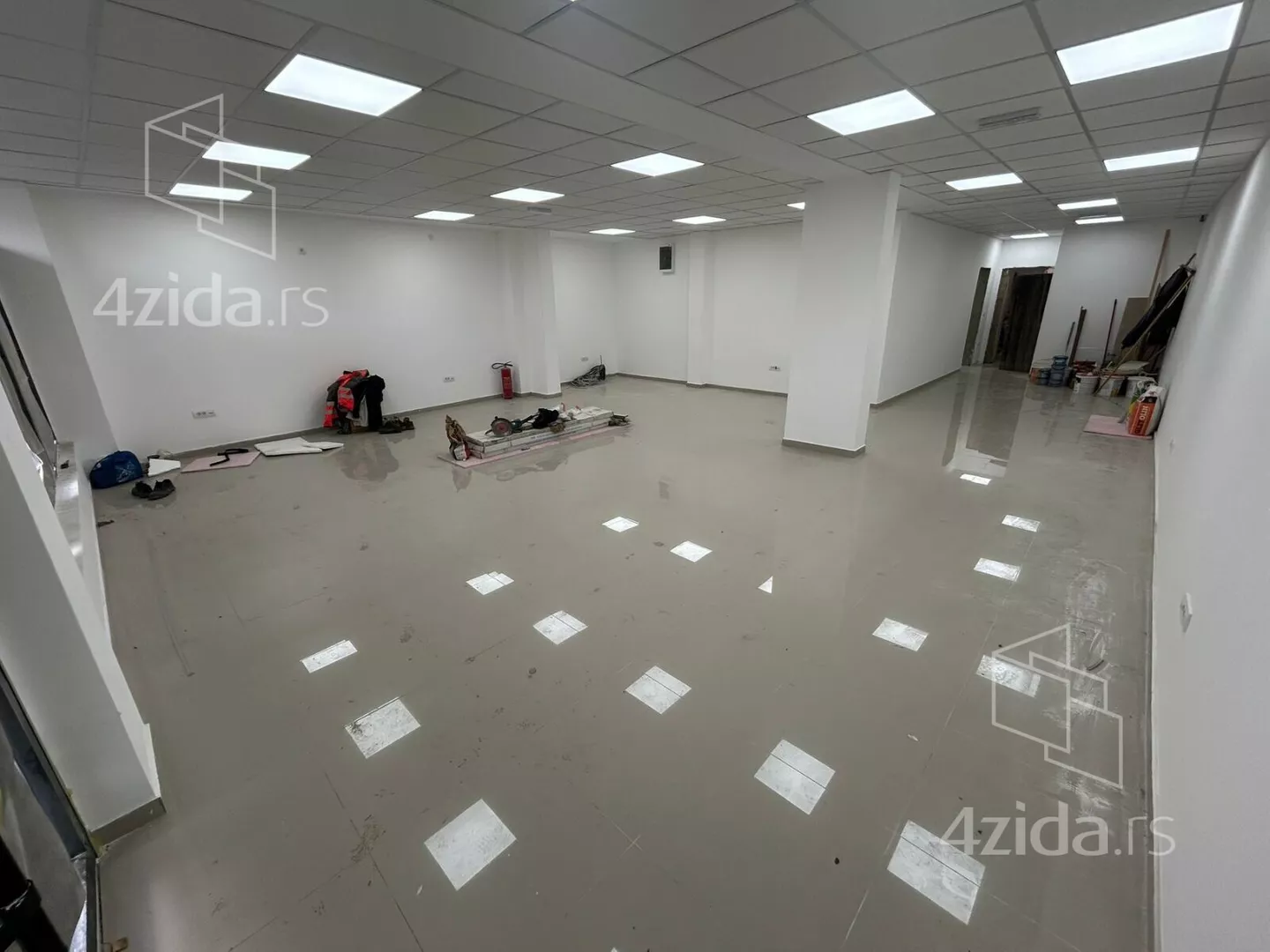 Lokal | 4zida