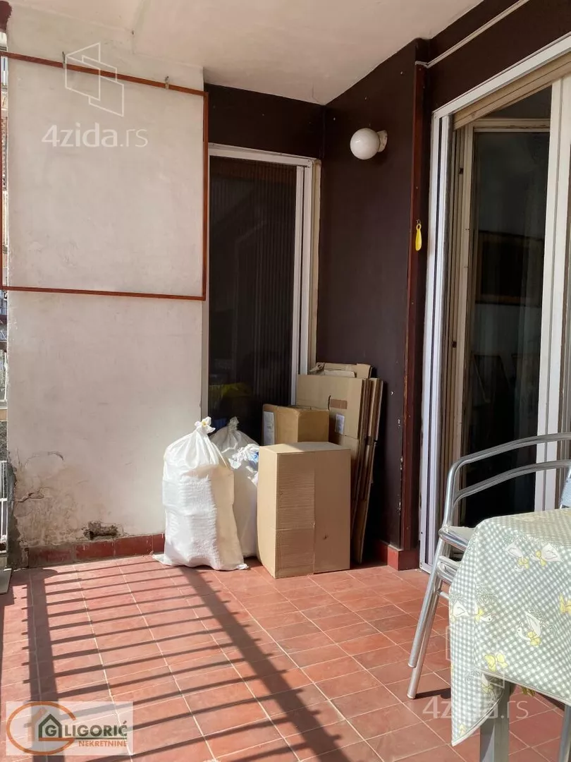 Troiposoban stan | 4zida