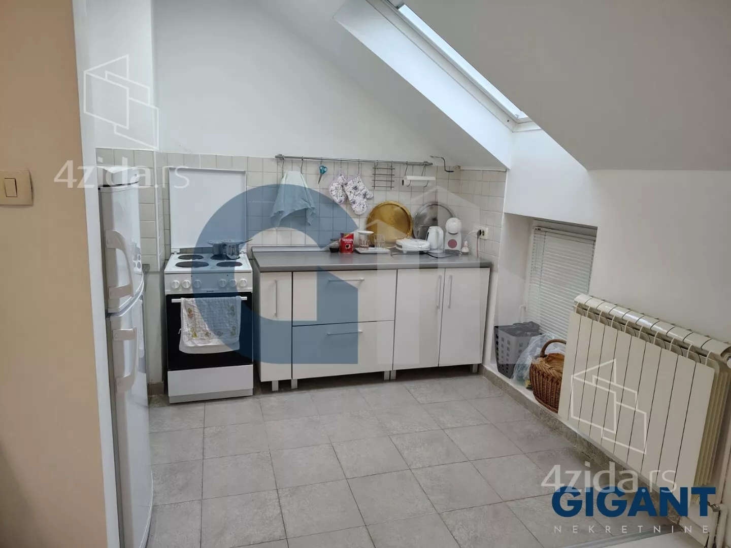 Petosoban stan | 4zida