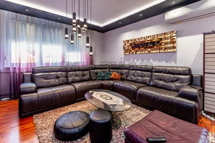 Ivana Milutinovića | 4zida.rs