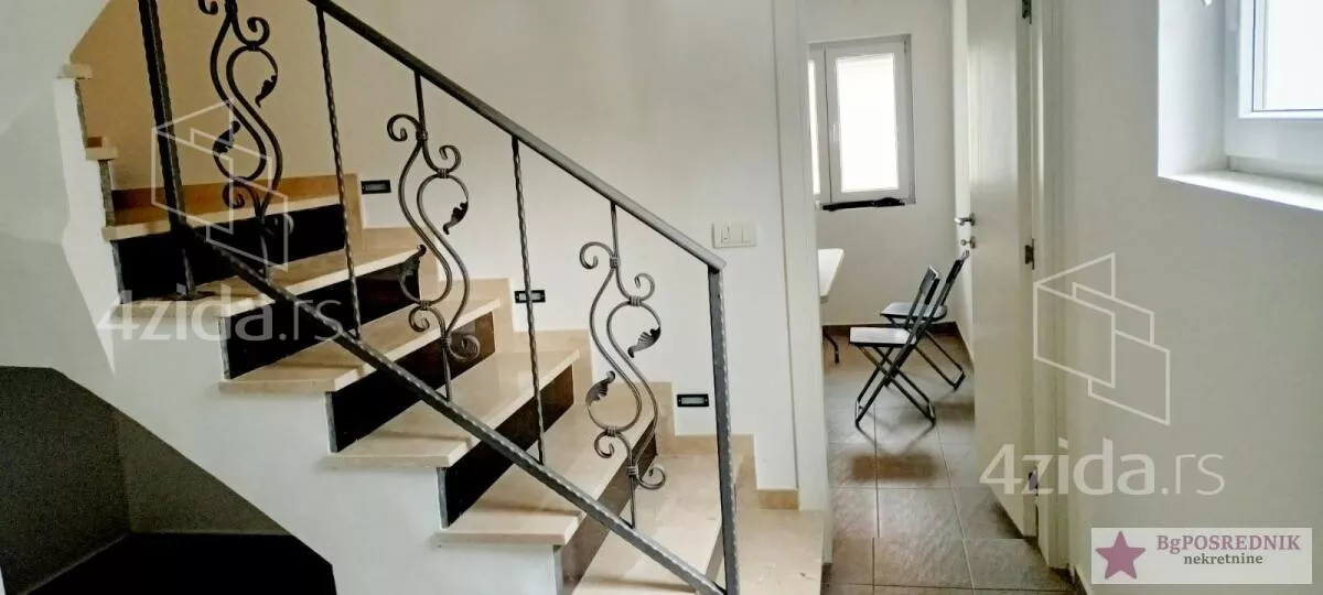 Sedmosoban stan | 4zida