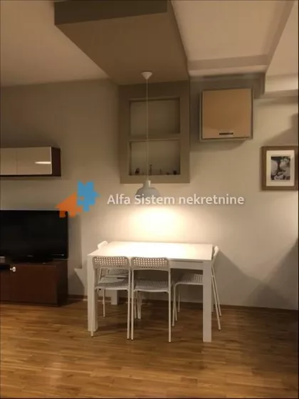 Vukov Spomenik | 4zida.rs