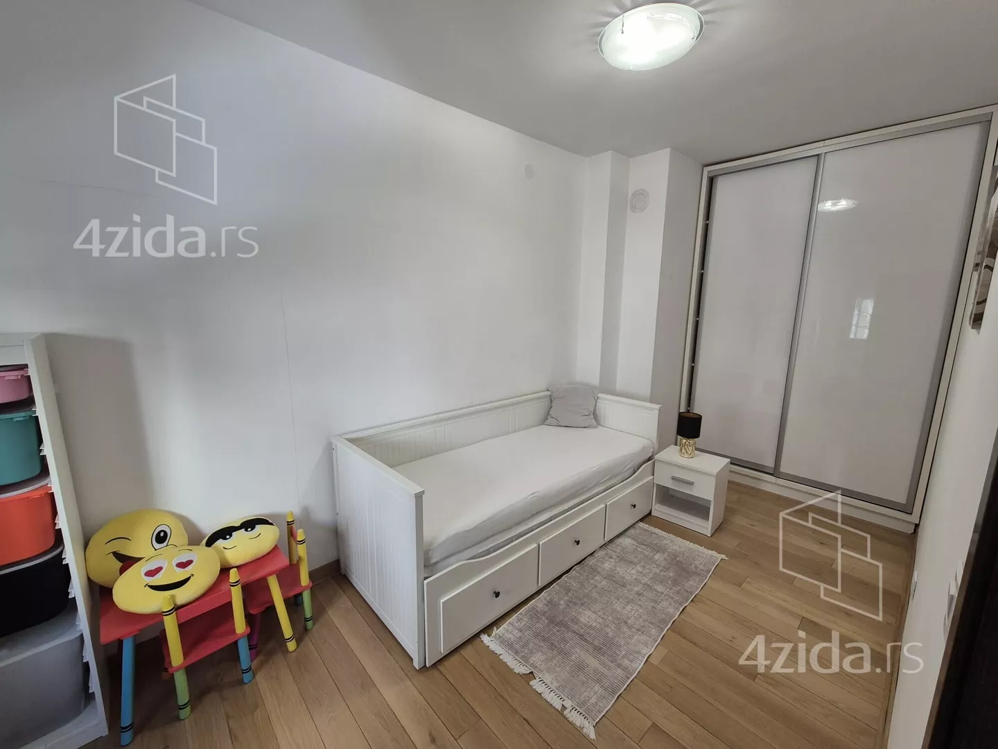 Troiposoban stan | 4zida