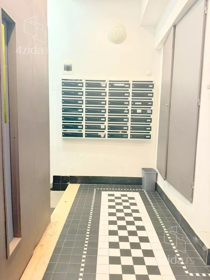 Četvoroiposoban stan | 4zida