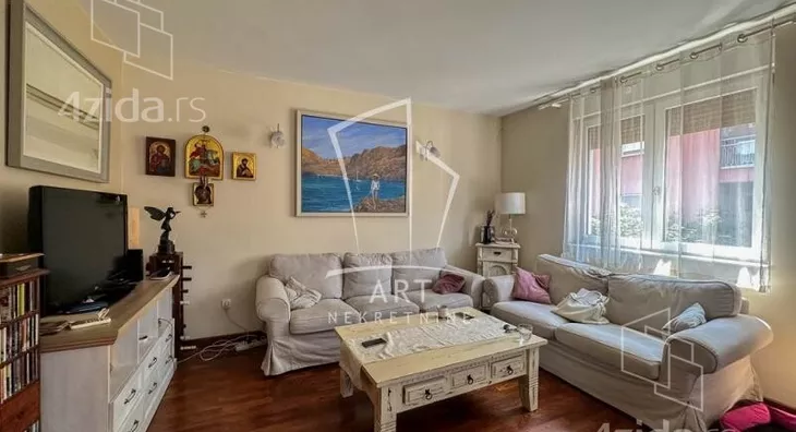 Petosoban stan | 4zida