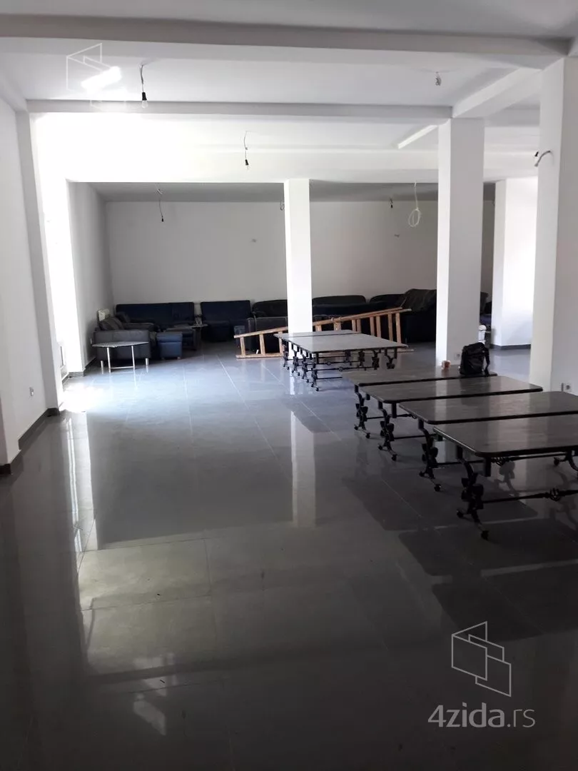 Lokal | 4zida