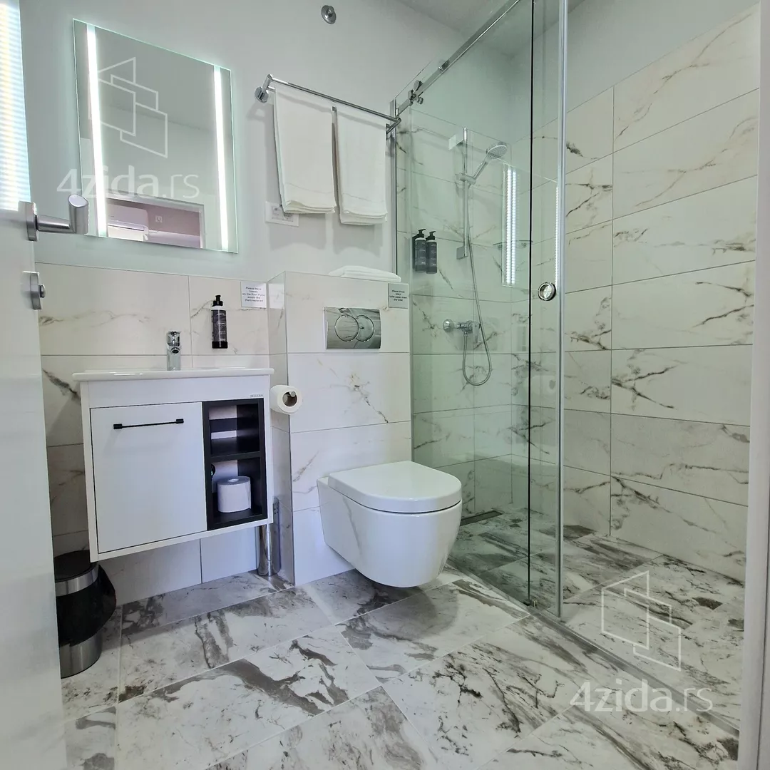 Devetosoban stan | 4zida