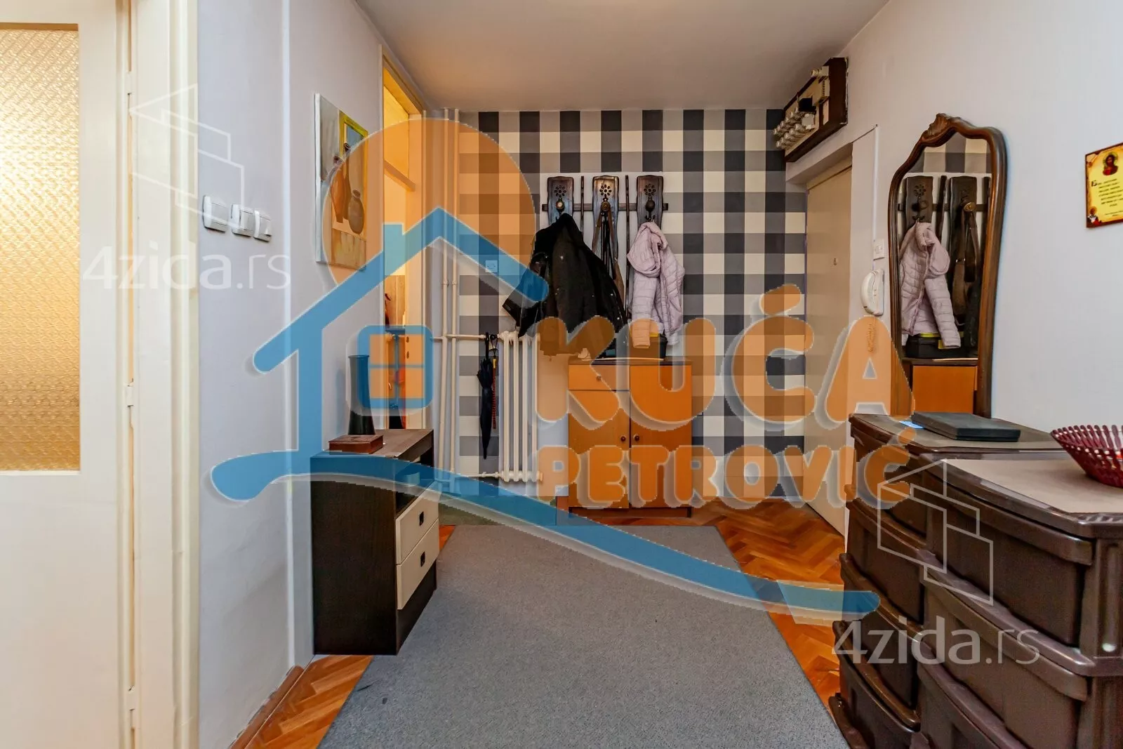 Troiposoban stan | 4zida