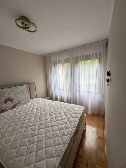 Crvenih Hrastova 2 | 4zida.rs
