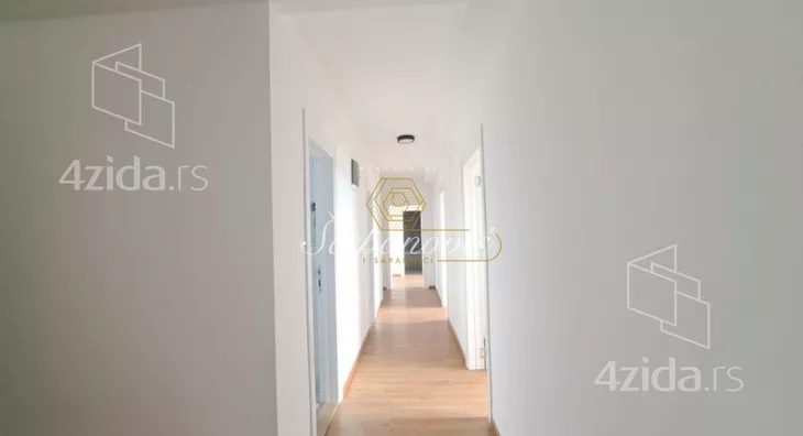 Šestosoban stan | 4zida